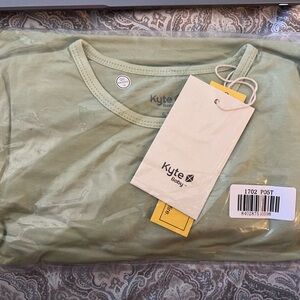 Kyte BABY NWT long sleeve pajamas in pistachio, size 5T